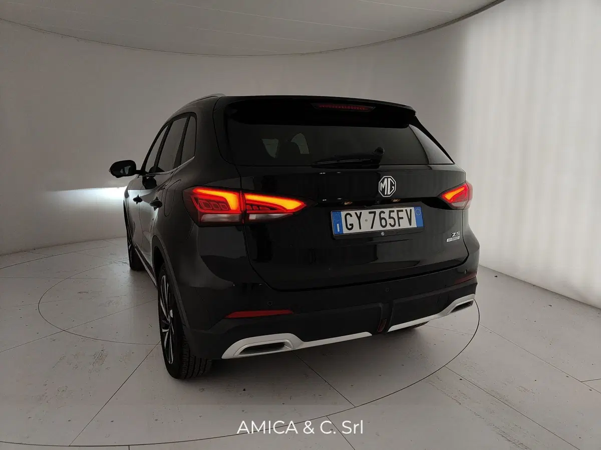 Mg ZS EV usata a Caserta (9)