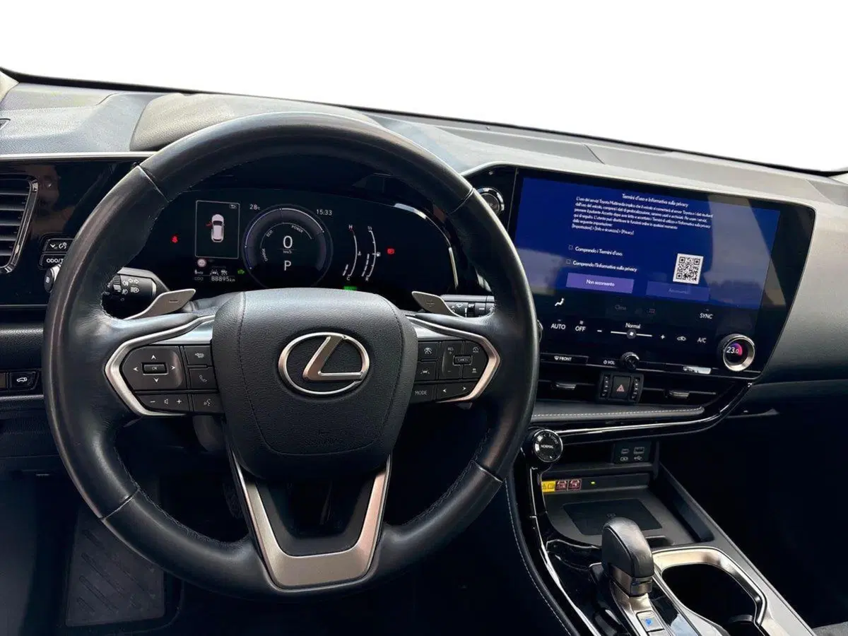 Lexus NX usata a Padova (9)