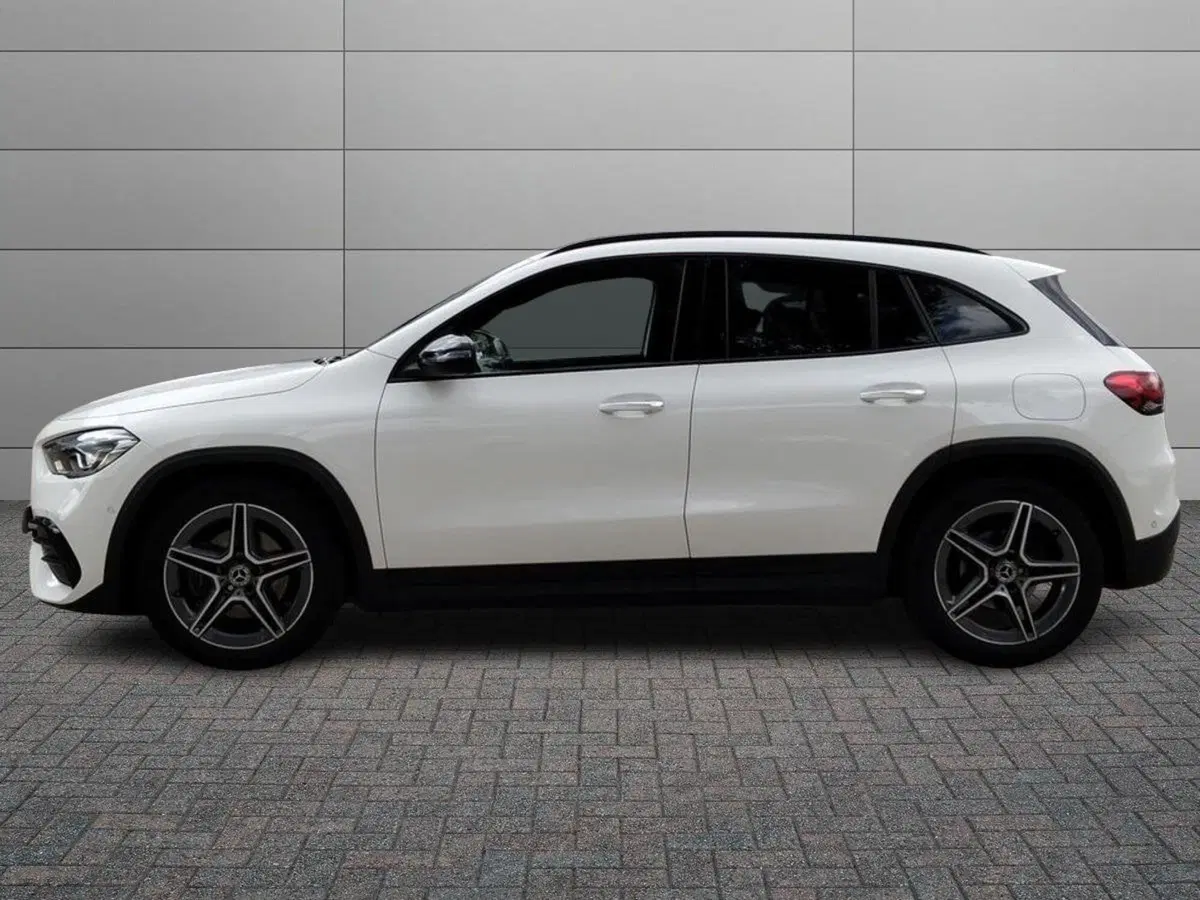 Mercedes-Benz GLA SUV usata a Roma (2)