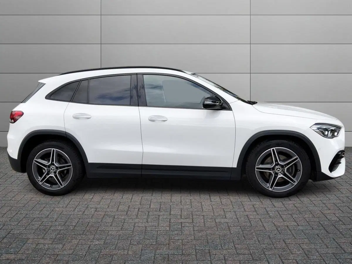 Mercedes-Benz GLA SUV usata a Roma (3)