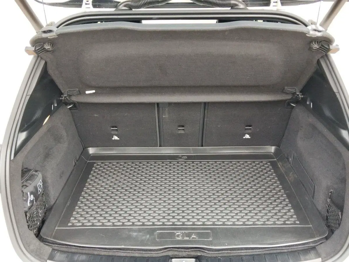 Mercedes-Benz GLA SUV usata a Roma (5)