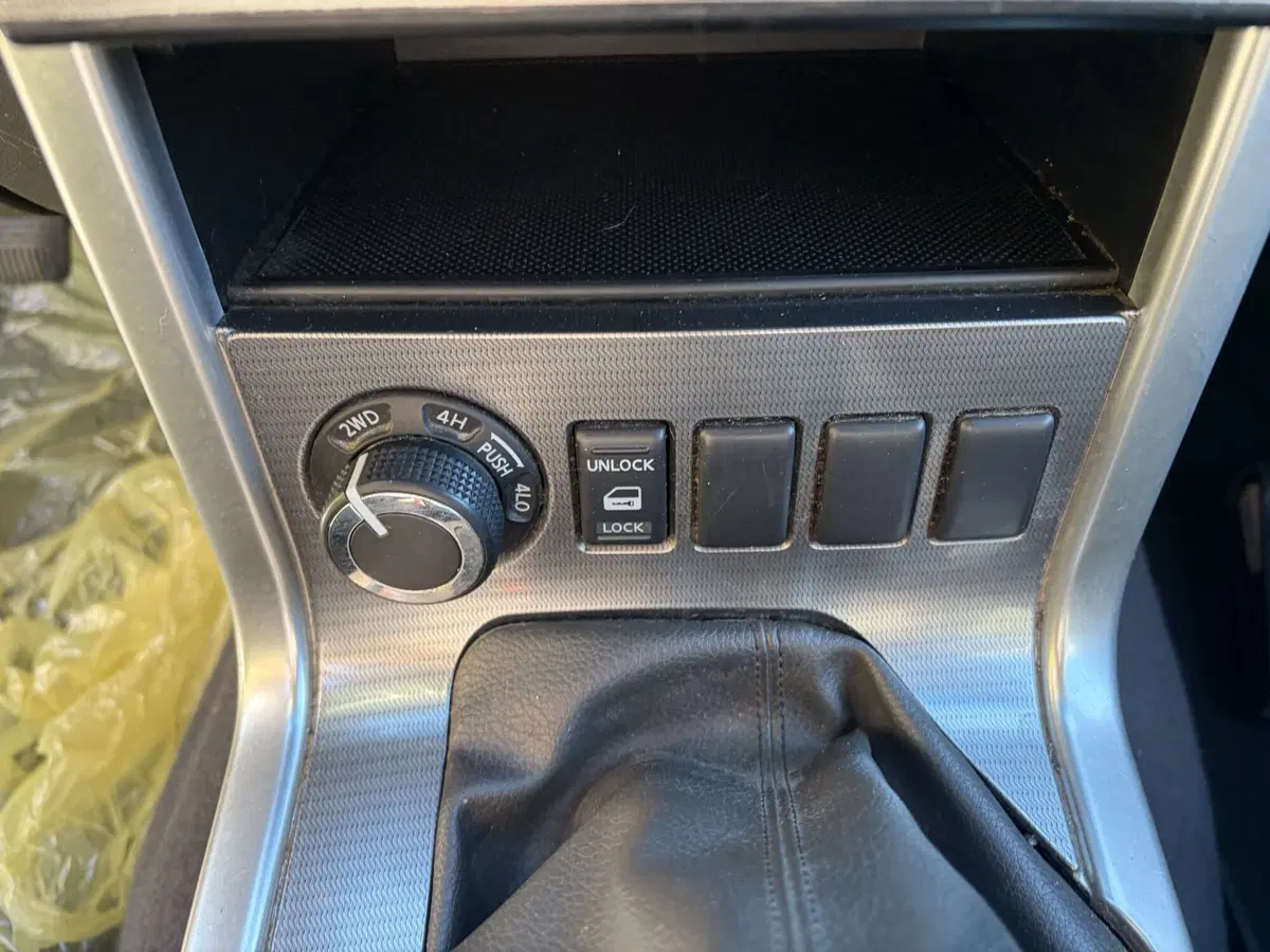 Nissan Navara usata a La Spezia (11)
