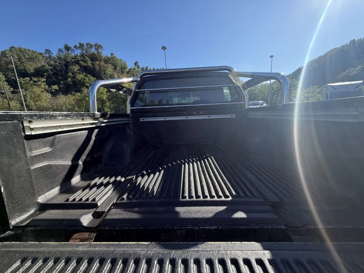 Nissan Navara usata a La Spezia (8)