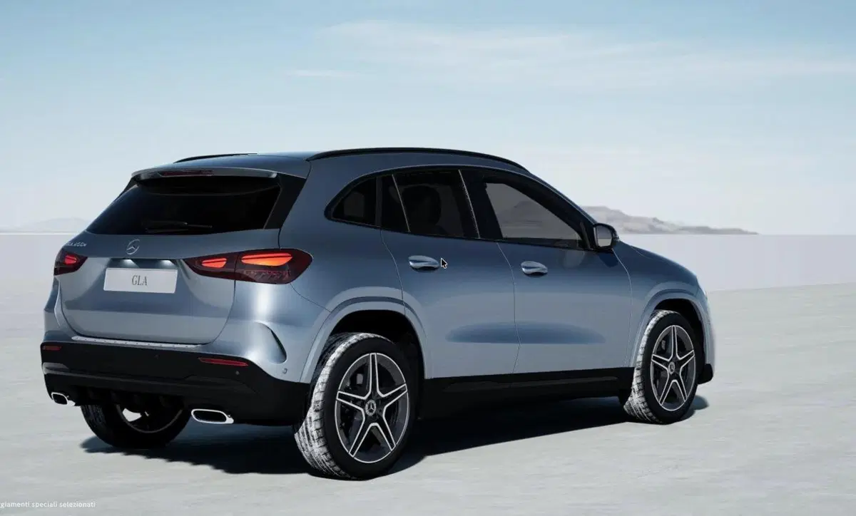 Mercedes-Benz GLA SUV nuova a Bergamo (2)