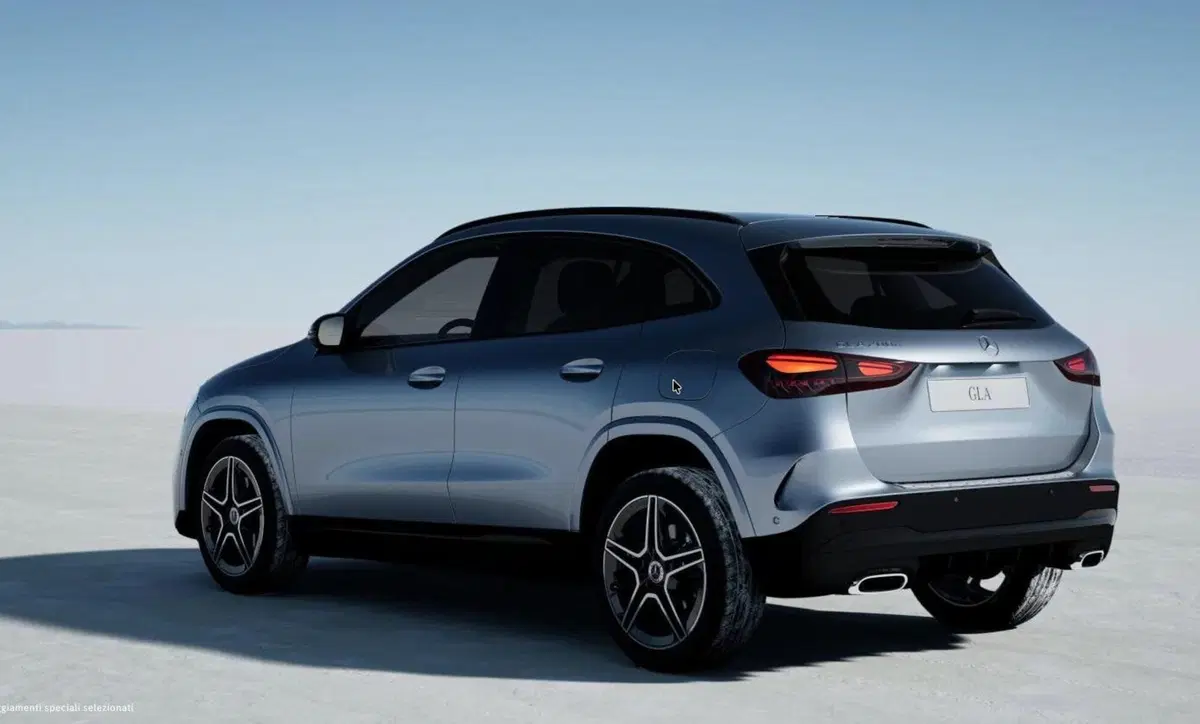 Mercedes-Benz GLA SUV nuova a Bergamo (3)