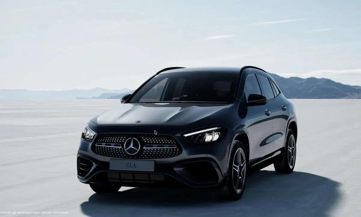 Mercedes-Benz GLA SUV nuova a Bergamo (2)