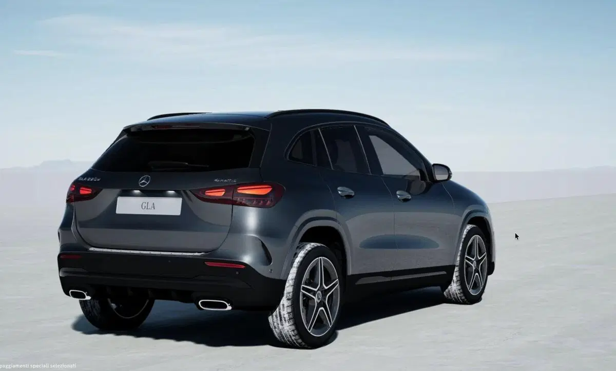 Mercedes-Benz GLA SUV nuova a Bergamo (5)