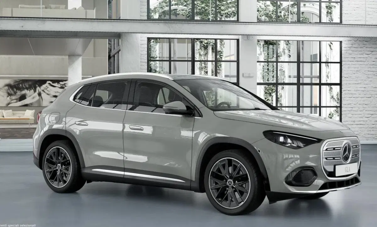 Mercedes-Benz GLA SUV nuova a Bergamo (5)