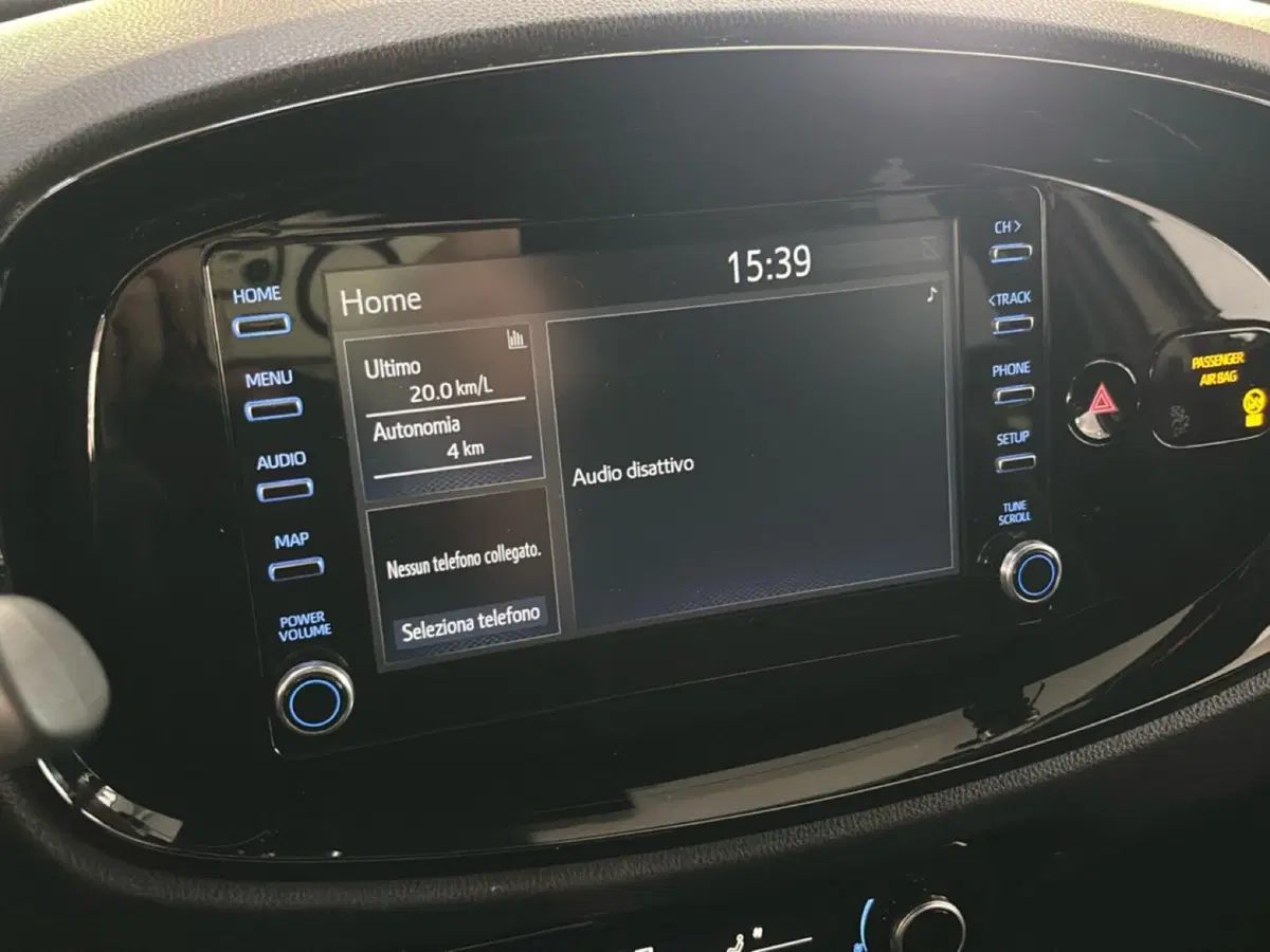 Toyota Aygo X usata a Bologna (11)