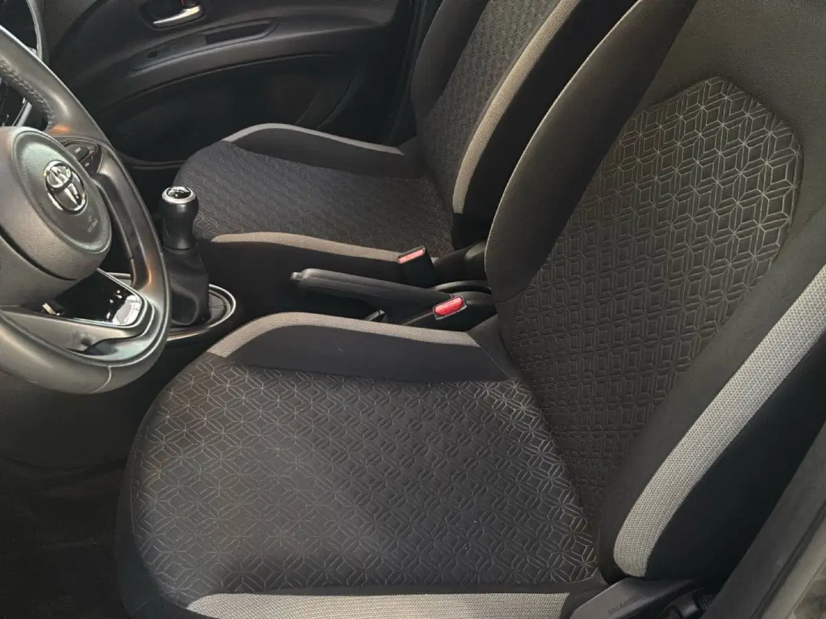 Toyota Aygo X usata a Bologna (7)