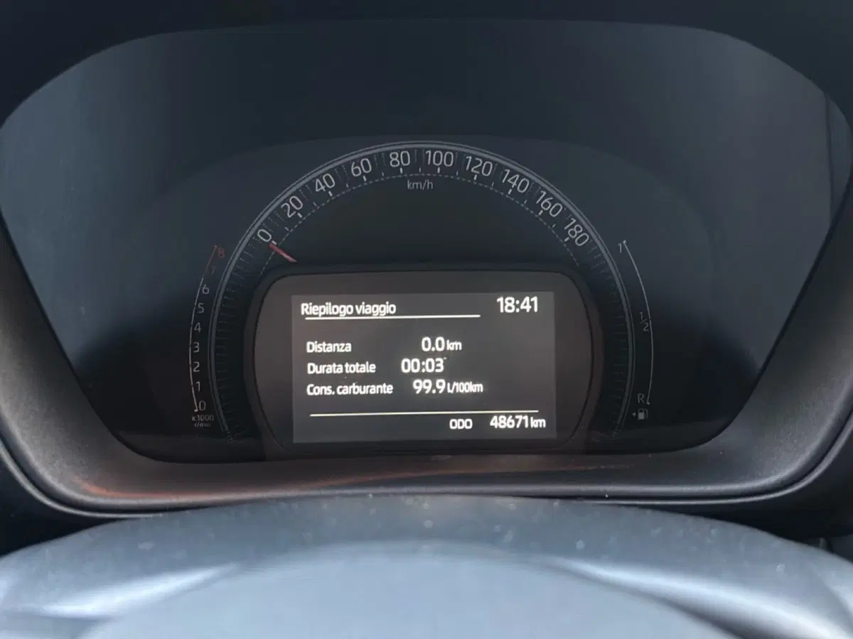 Toyota Aygo X usata a Bologna (11)