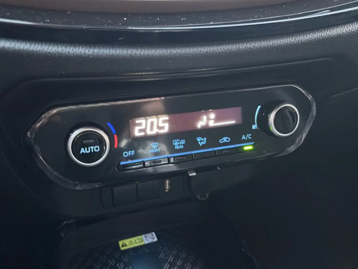 Toyota Aygo X usata a Bologna (14)
