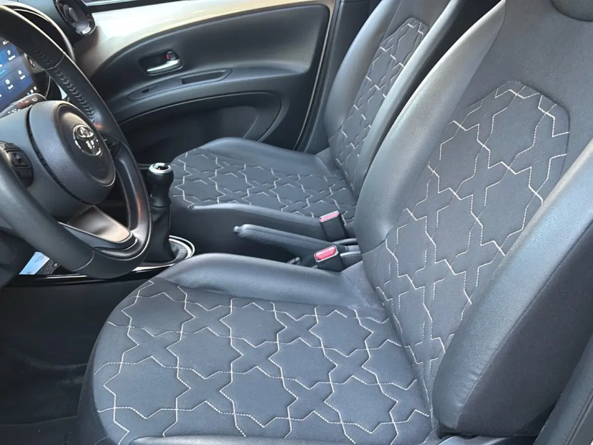 Toyota Aygo X usata a Bologna (8)