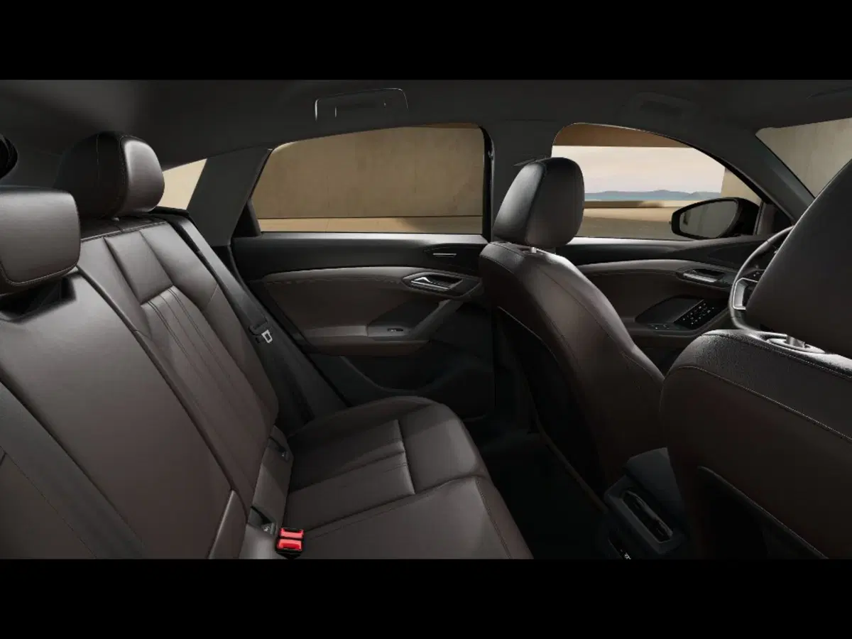 Audi Q6 Sportback nuova a Livorno (11)