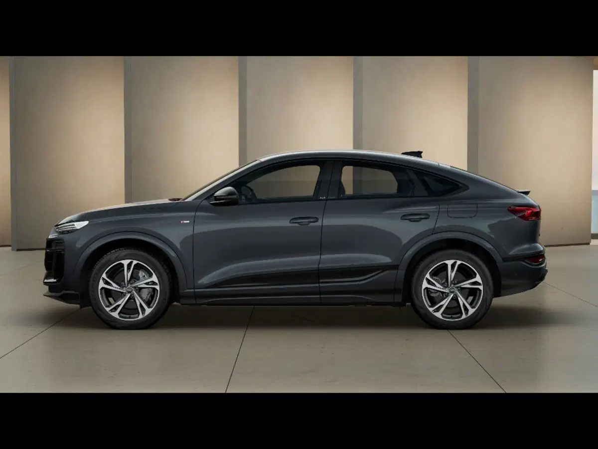 Audi Q6 Sportback nuova a Livorno (2)