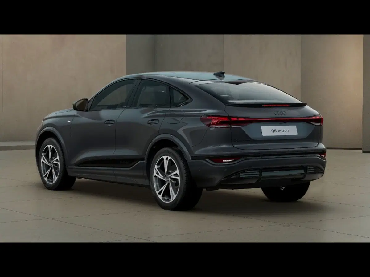 Audi Q6 Sportback nuova a Livorno (3)