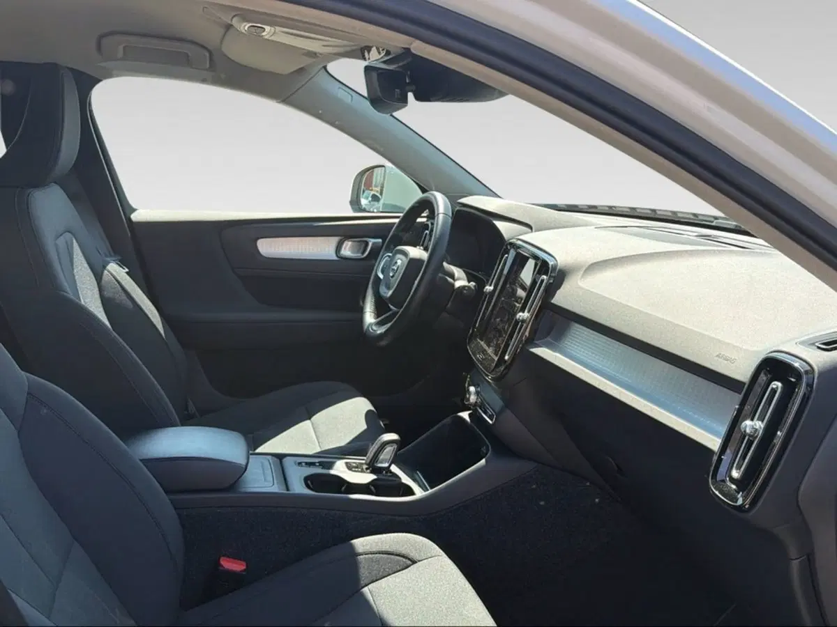 Volvo XC40 usata a Livorno (12)
