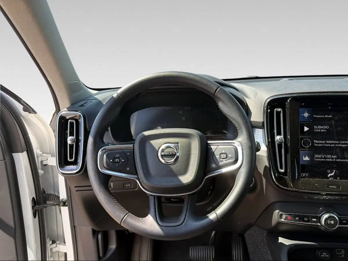Volvo XC40 usata a Livorno (8)