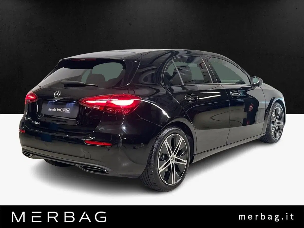 Mercedes-Benz Classe A nuova a Milano (2)