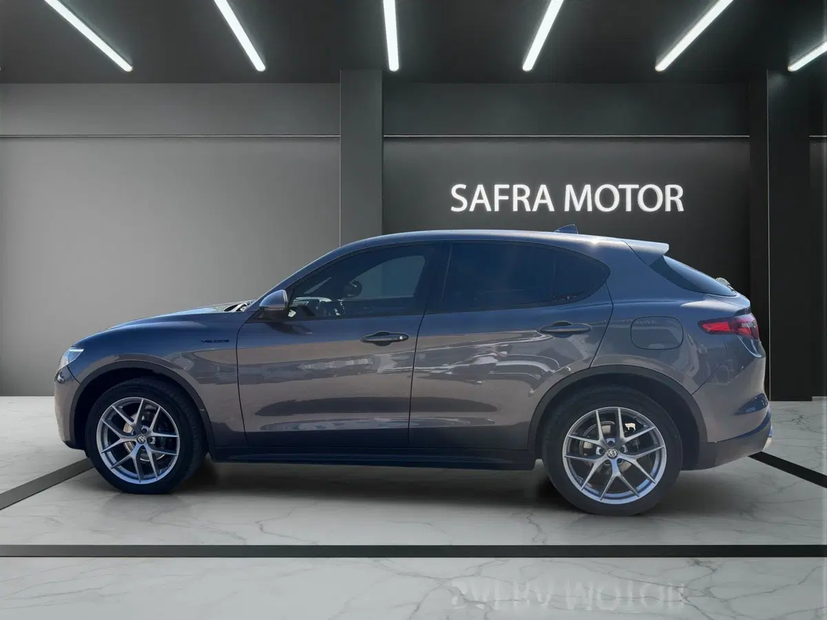 Alfa Romeo Stelvio usata a Cosenza (3)