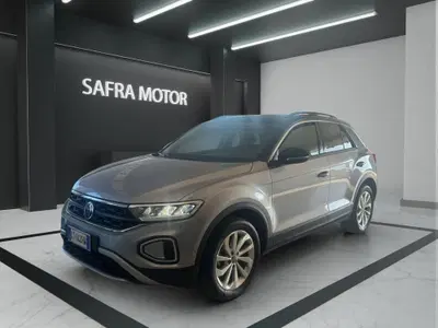 Volkswagen T-Roc 1.5 tsi Life dsg del 2024 usata a Rende