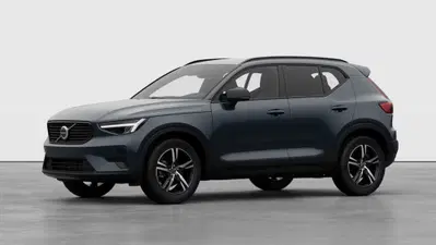 Volvo XC40 B3 automatico Plus Dark nuova a Como