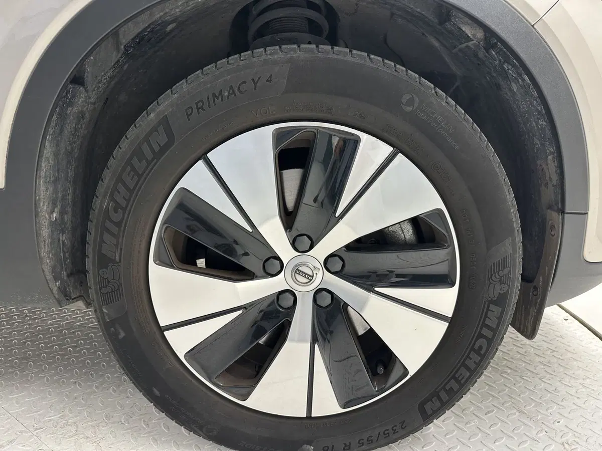 Volvo XC40 usata a Bergamo (9)