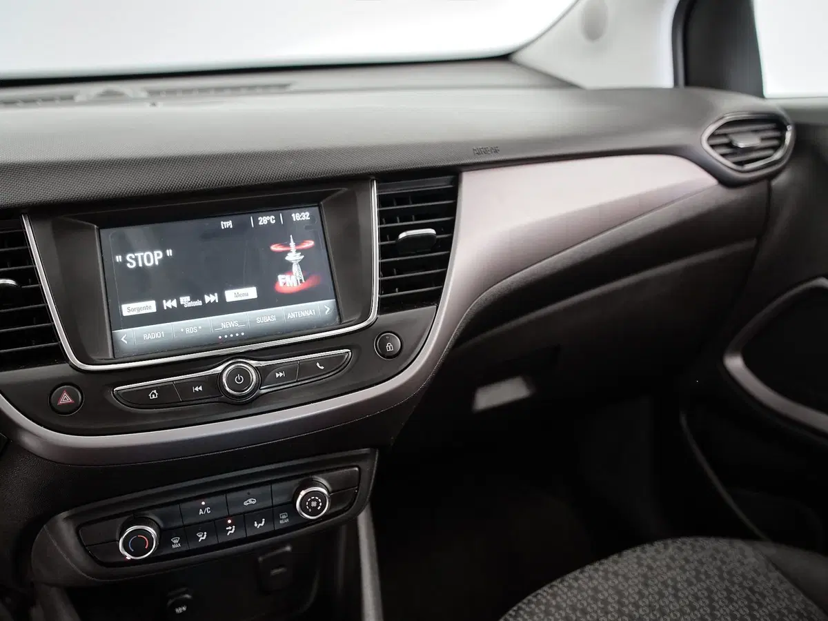 Opel Crossland usata a Prato (14)