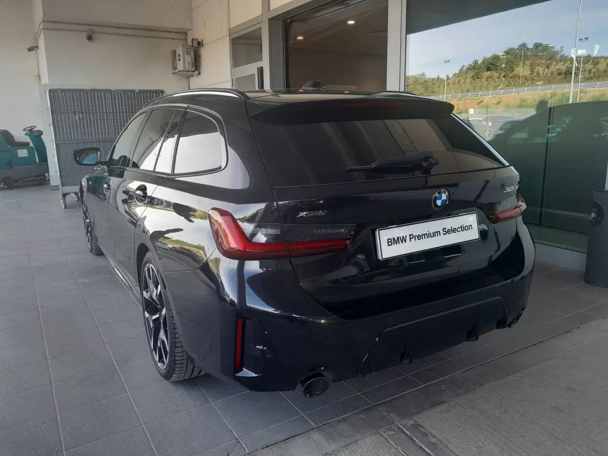 BMW Serie 3 Touring usata a Asti (7)
