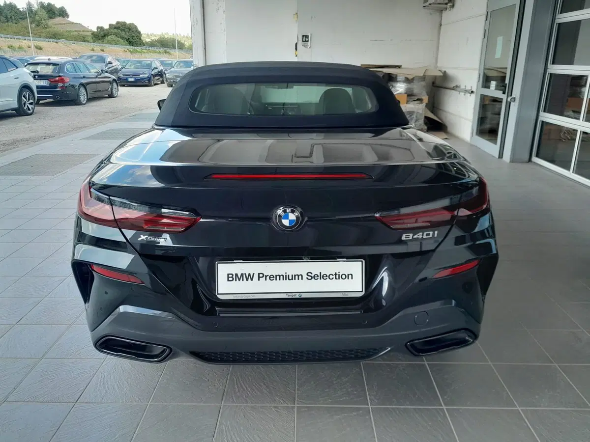 BMW Serie 8 Cabrio usata a Asti (6)