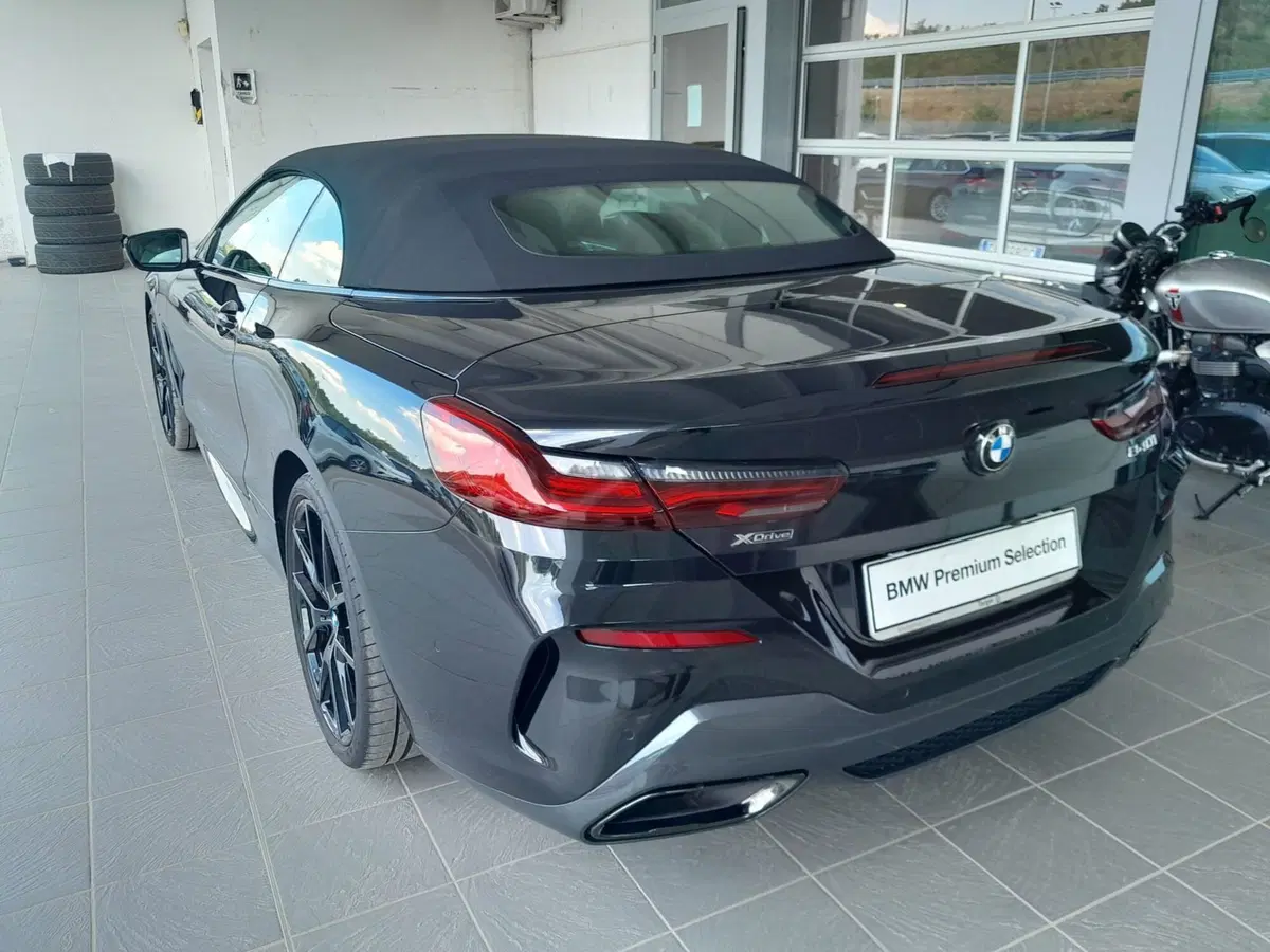 BMW Serie 8 Cabrio usata a Asti (7)