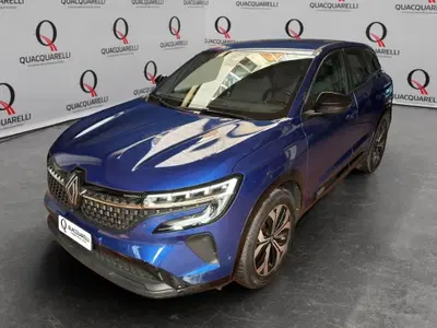 Renault Austral 1.2 mild hybrid advanced Evolution 130cv del 2023 usata a Milano