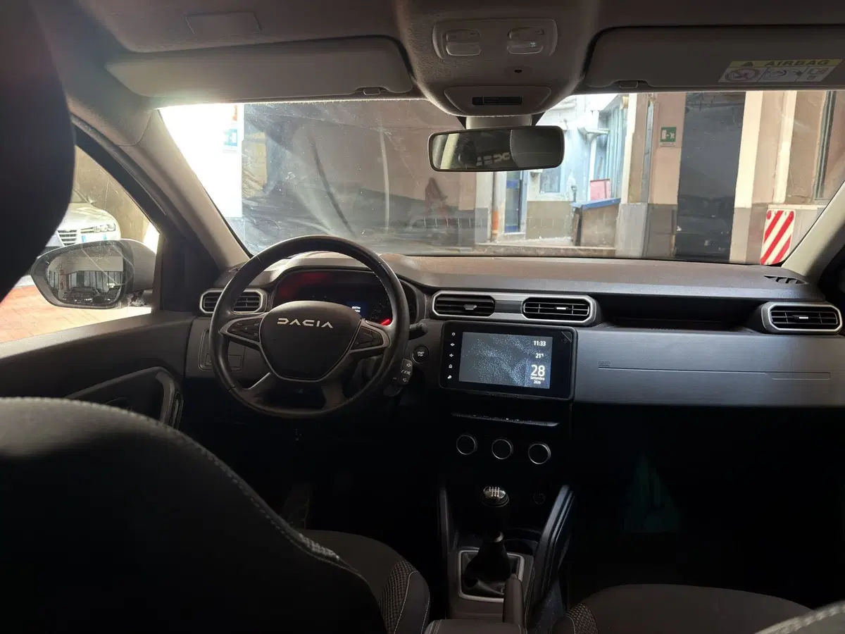 Dacia Duster usata a Milano (19)