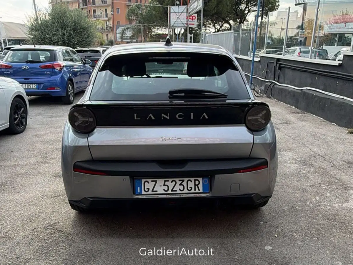 Lancia Ypsilon usata a Salerno (11)