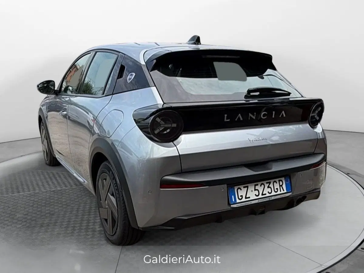 Lancia Ypsilon usata a Salerno (3)
