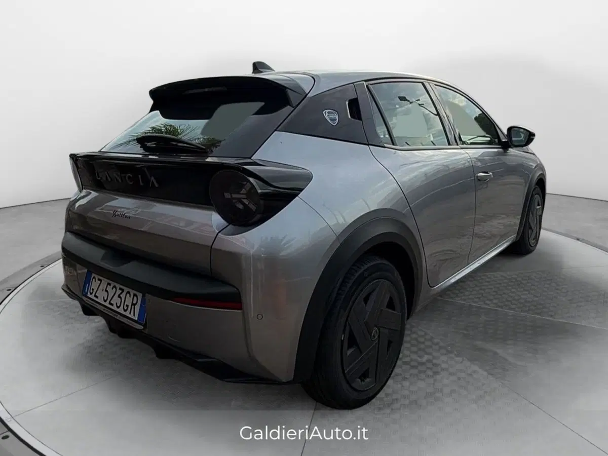 Lancia Ypsilon usata a Salerno (4)