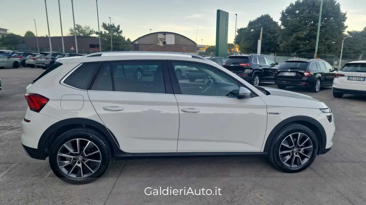 Skoda Kamiq usata a Salerno (9)