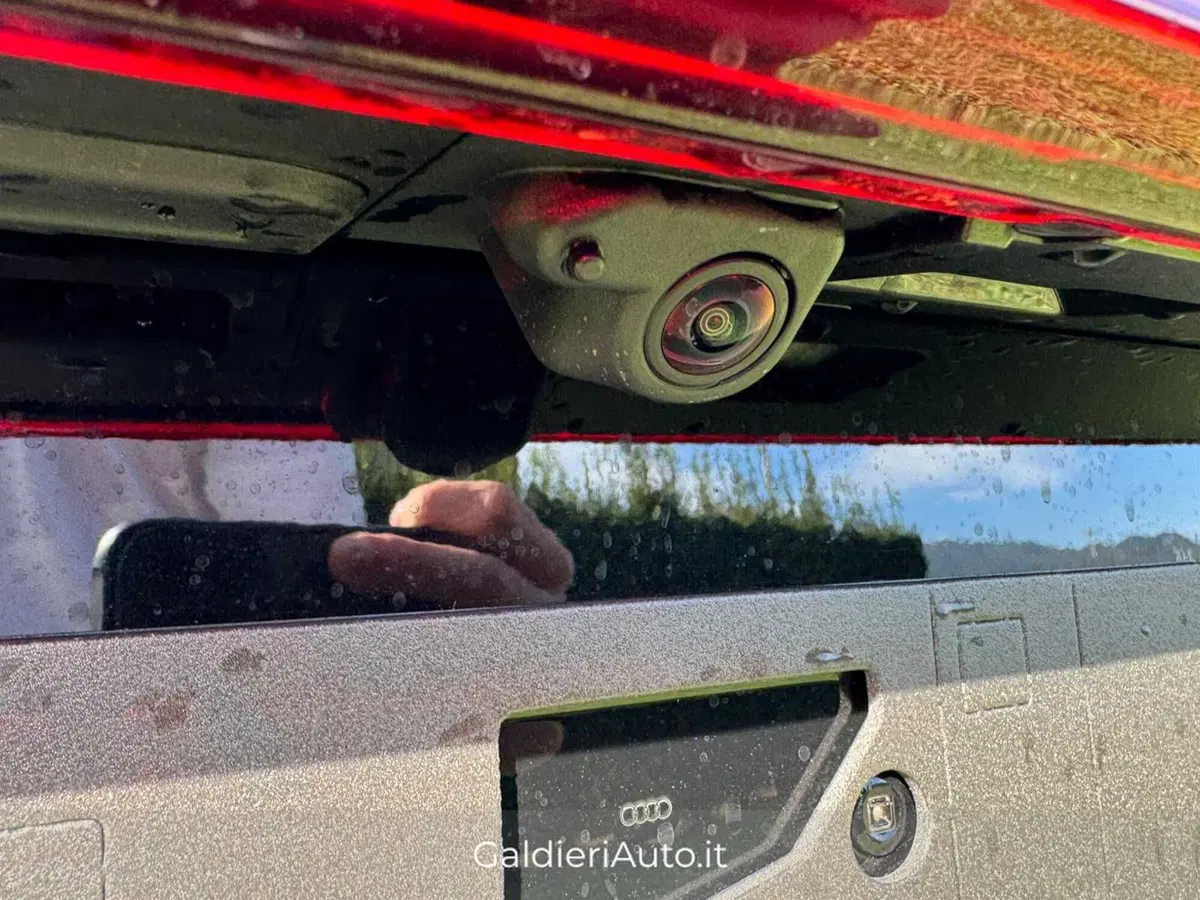 Audi Q5 Sportback nuova a Salerno (12)