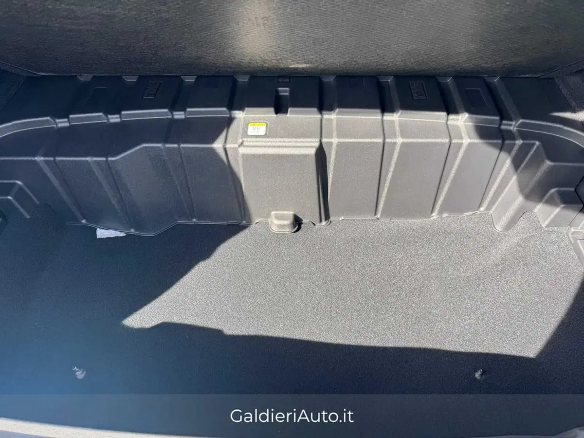 Audi Q5 Sportback nuova a Salerno (14)