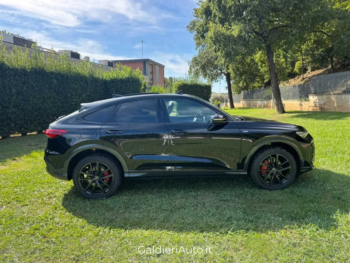 Audi Q5 Sportback nuova a Salerno (16)