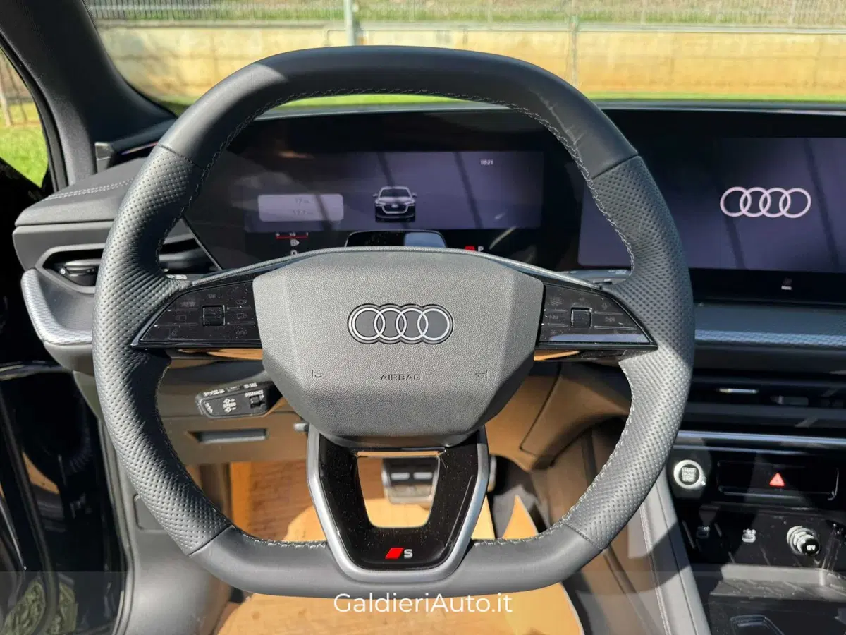 Audi Q5 Sportback nuova a Salerno (18)