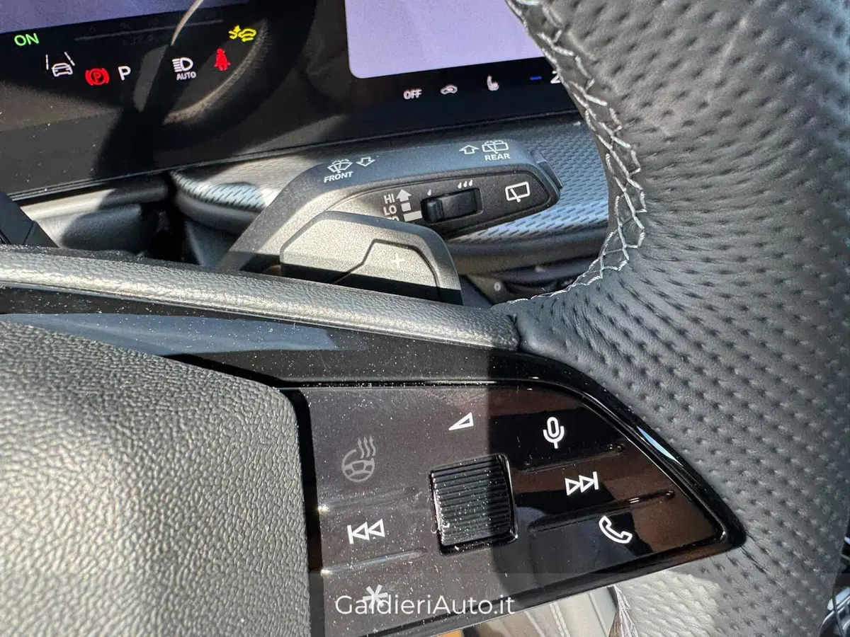 Audi Q5 Sportback nuova a Salerno (20)