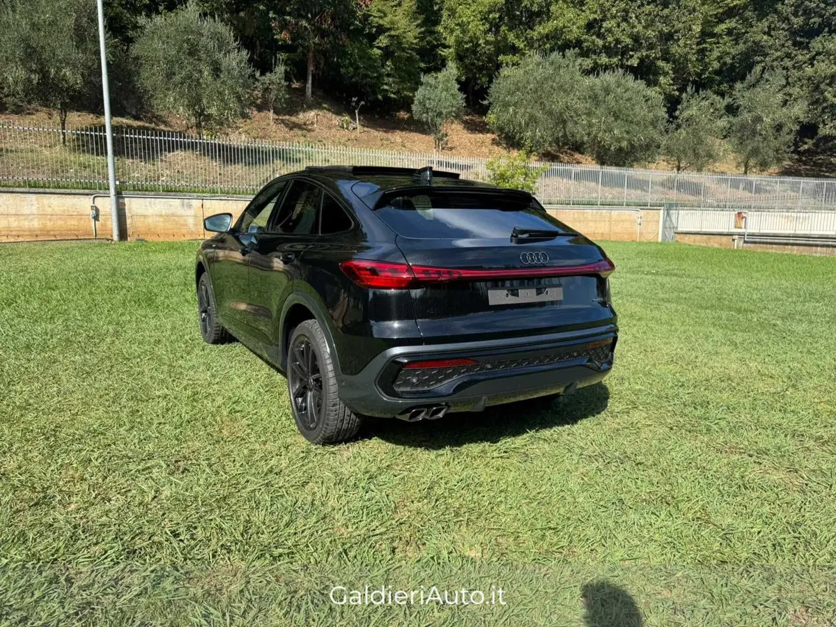 Audi Q5 Sportback nuova a Salerno (3)