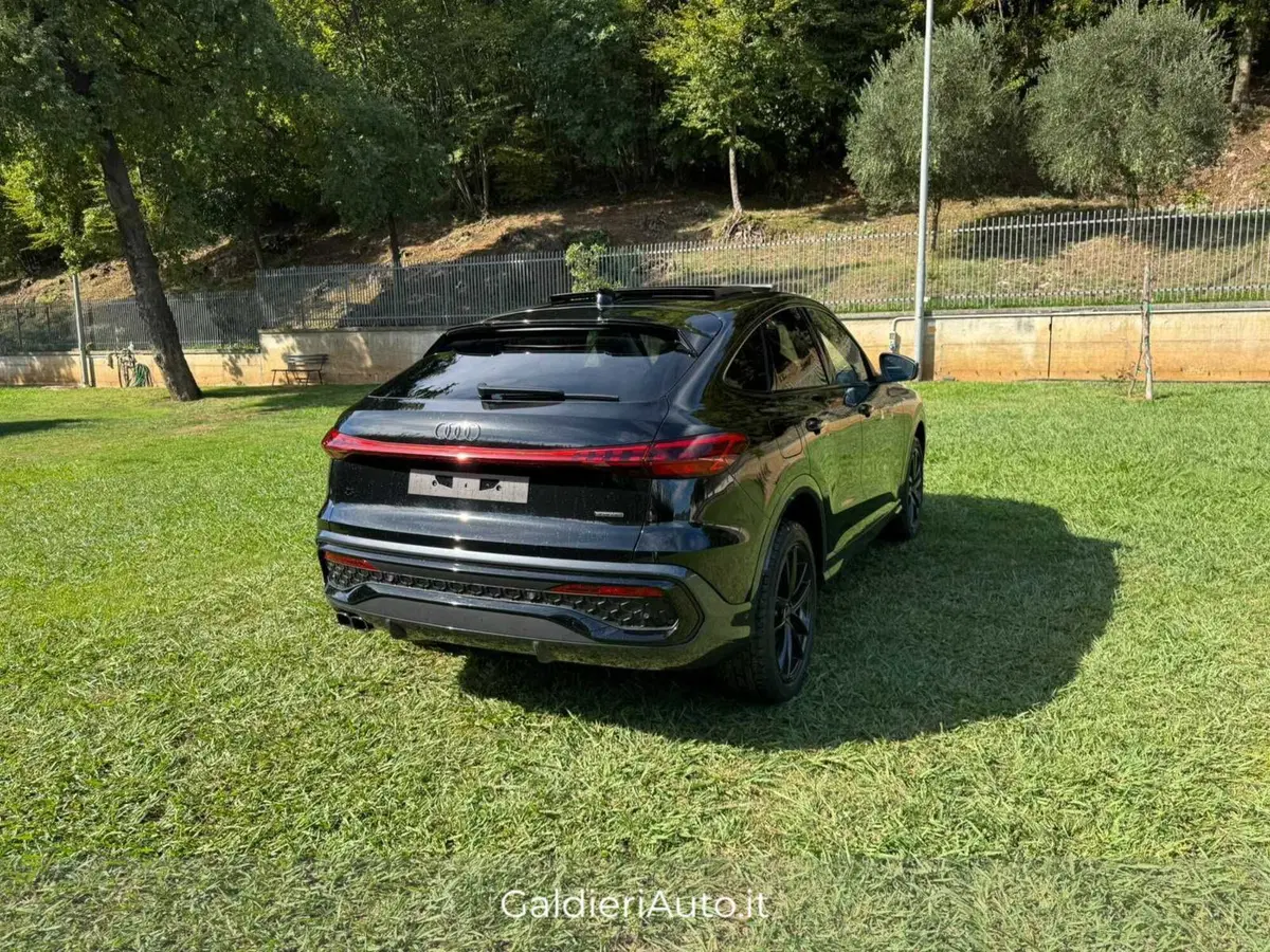 Audi Q5 Sportback nuova a Salerno (4)