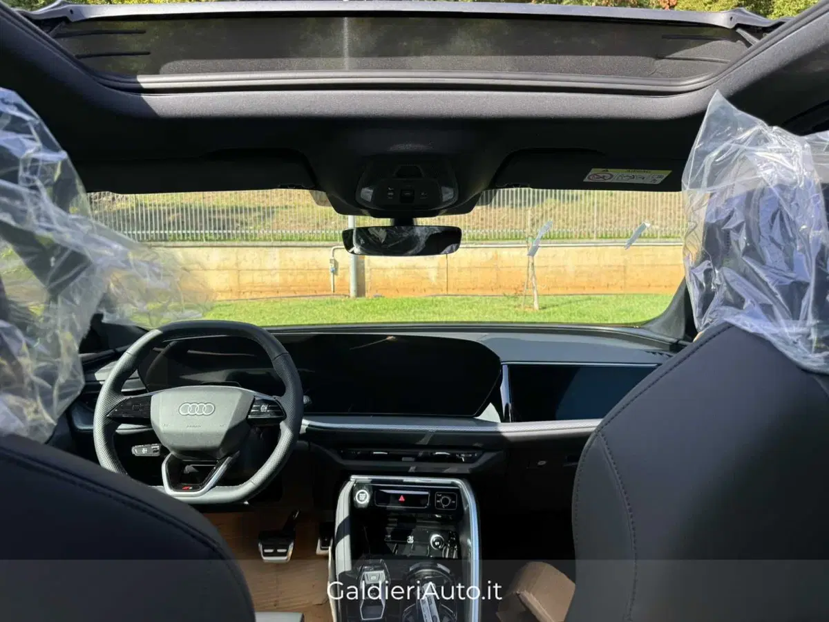 Audi Q5 Sportback nuova a Salerno (5)