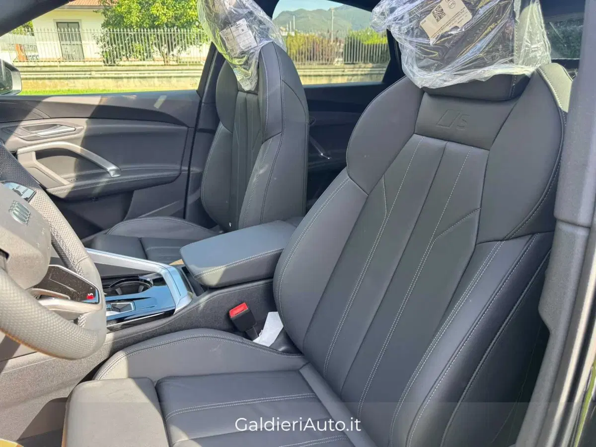 Audi Q5 Sportback nuova a Salerno (6)