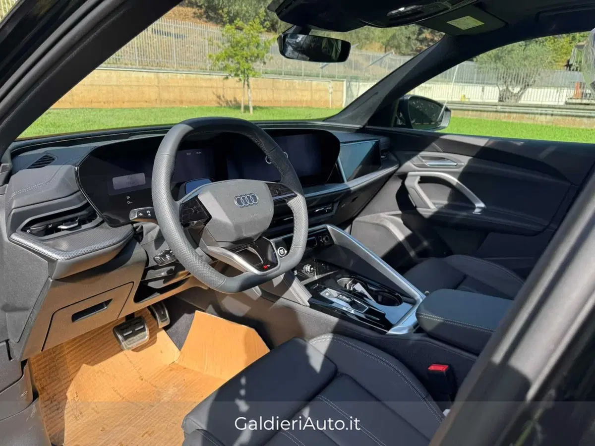 Audi Q5 Sportback nuova a Salerno (8)