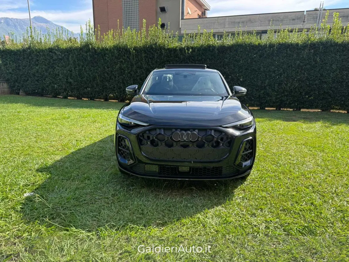 Audi Q5 Sportback nuova a Salerno (9)