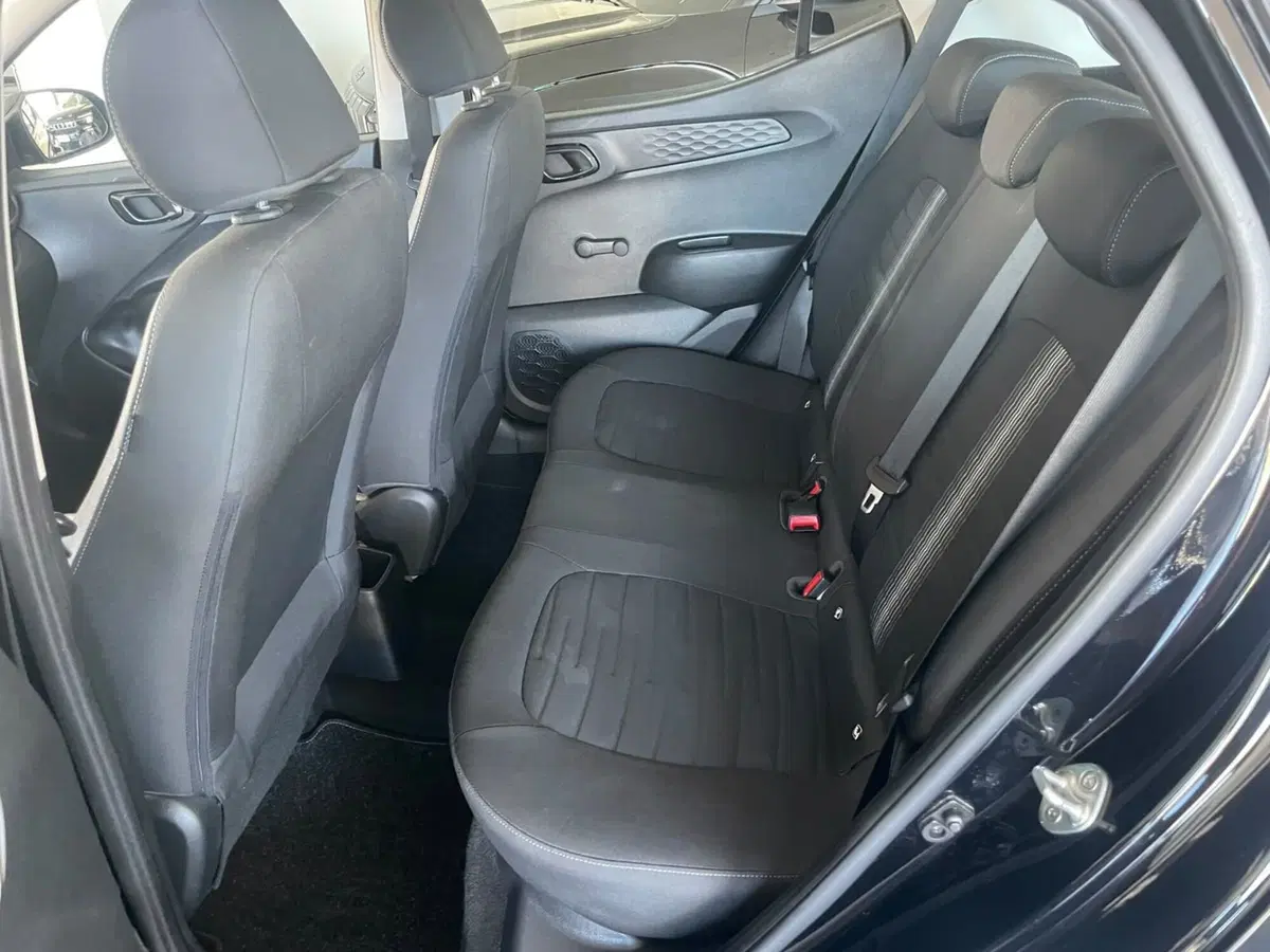 Hyundai i10 usata a Lucca (15)