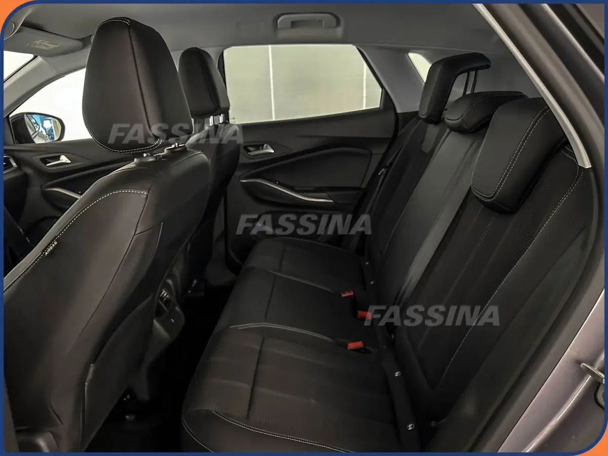 Opel Grandland X usata a Milano (10)